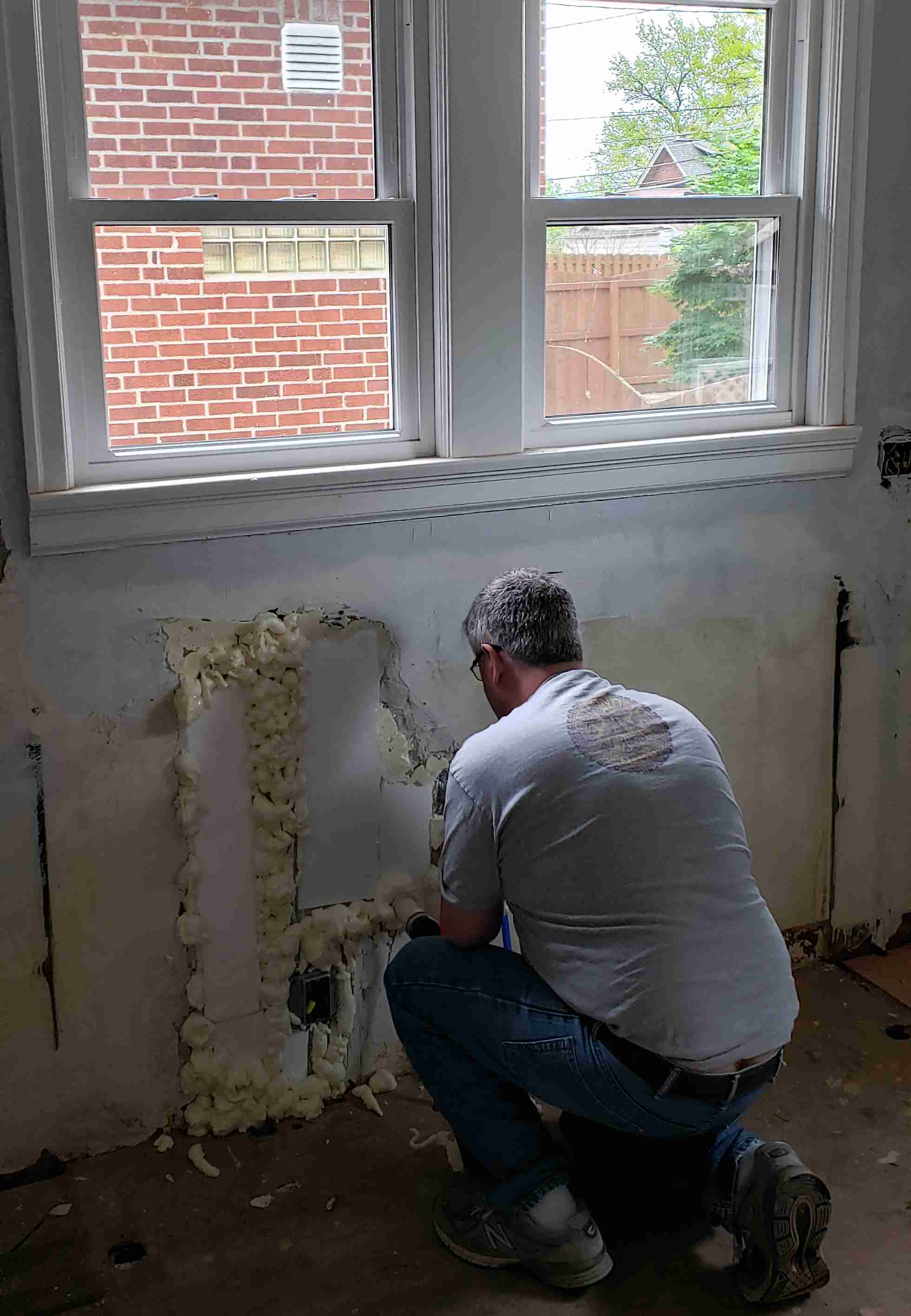 2019-05-01 7320 Goff Britt filling hole.jpg
